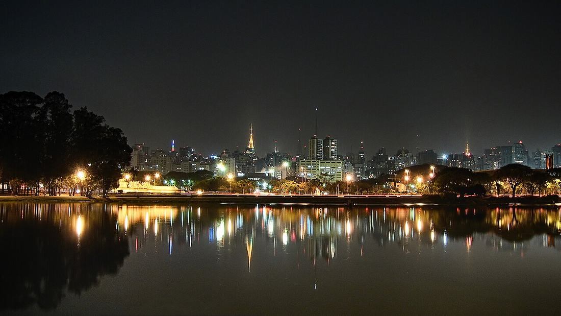 A cidade de São Paulo à noite